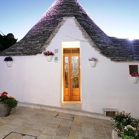 Вилла Trullo Dell'Angolo Альберобелло Экстерьер фото
