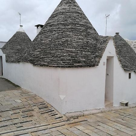 Вилла Trullo Dell'Angolo Альберобелло Экстерьер фото